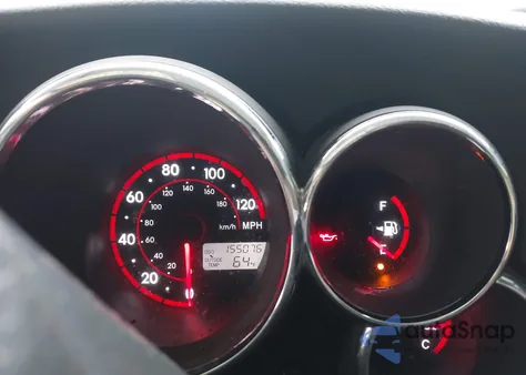 2007 Toyota Matrix z USA, uszkodzony, nr VIN 2T1KR32E77C681640